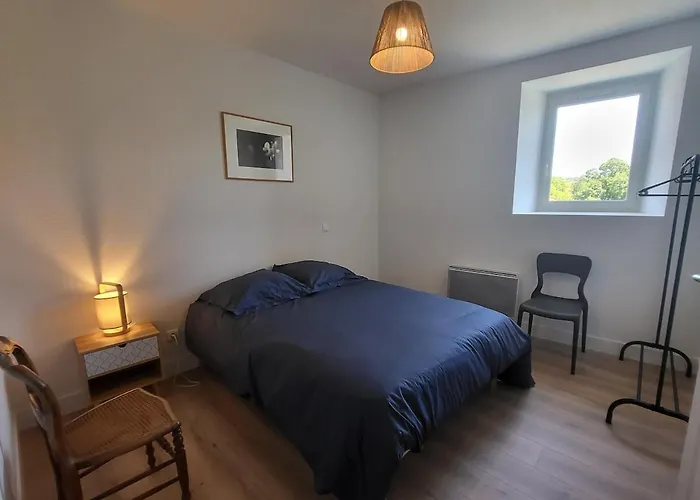 Maison En Pierre Rénovée Сasa de vacaciones Taix