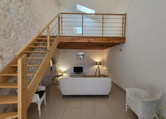 Maison En Pierre Rénovée Сasa de vacaciones *