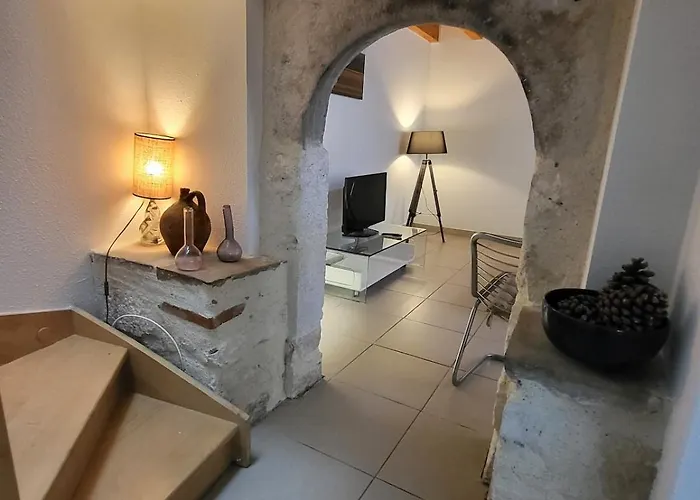 Vakantiehuis Maison En Pierre Renovee *