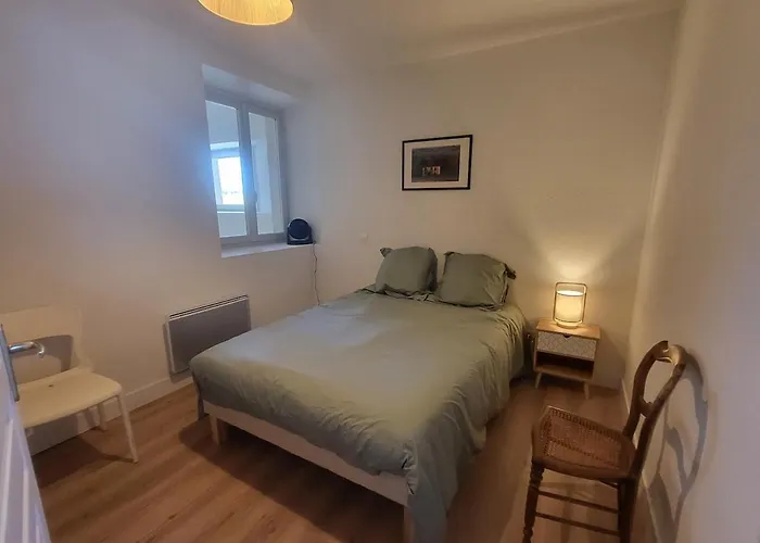 Vakantiehuis Maison En Pierre Renovee Taix